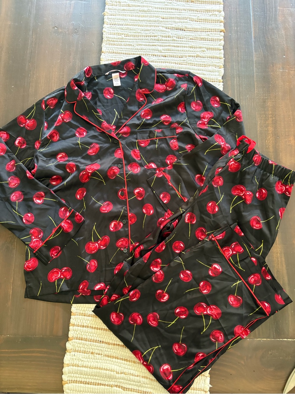 NEW Victorias Secret silky pajama set